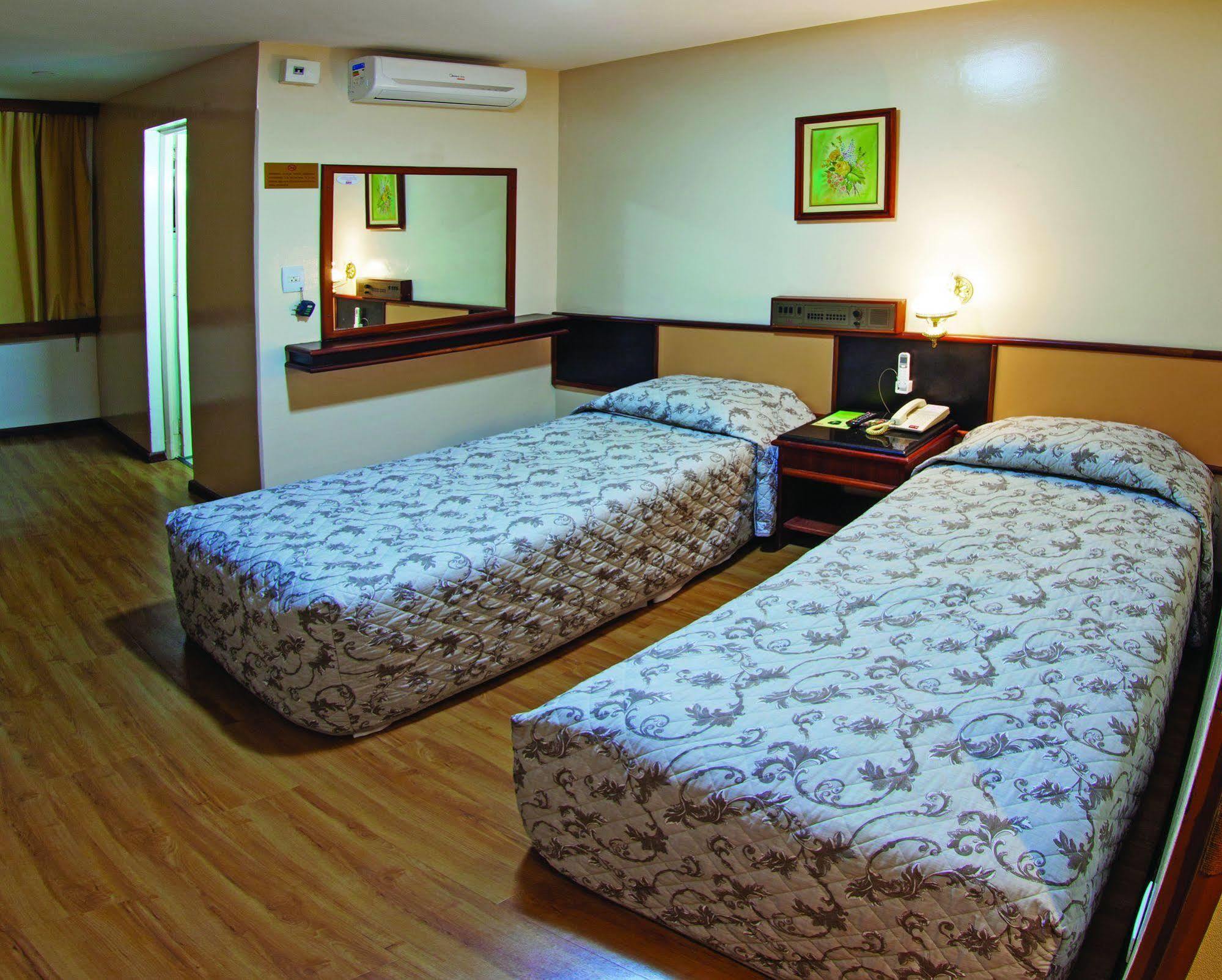 Lira Hotel Curitiba Kültér fotó