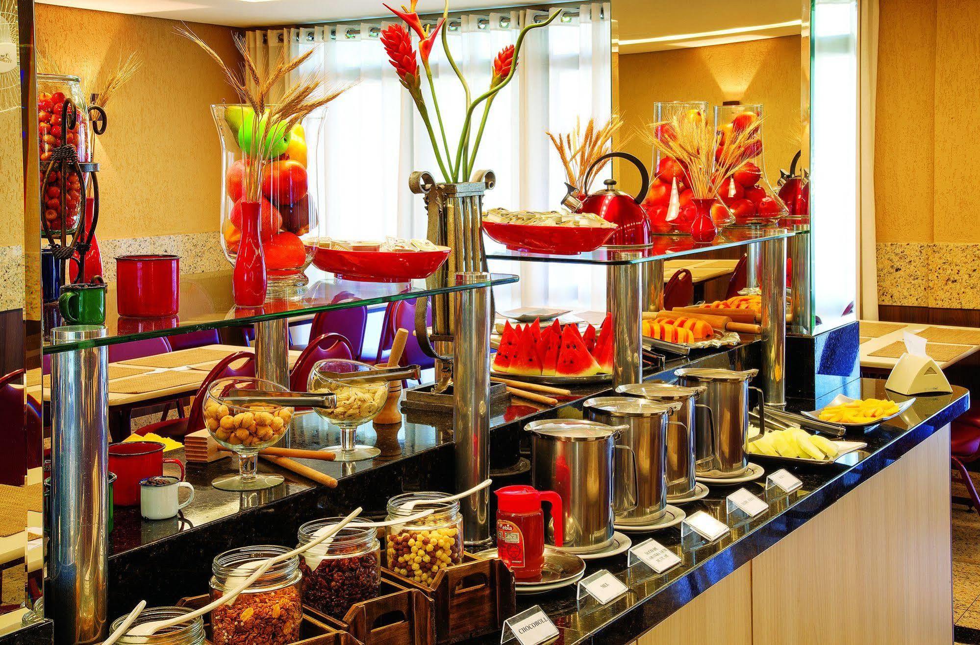 Lira Hotel Curitiba Kültér fotó